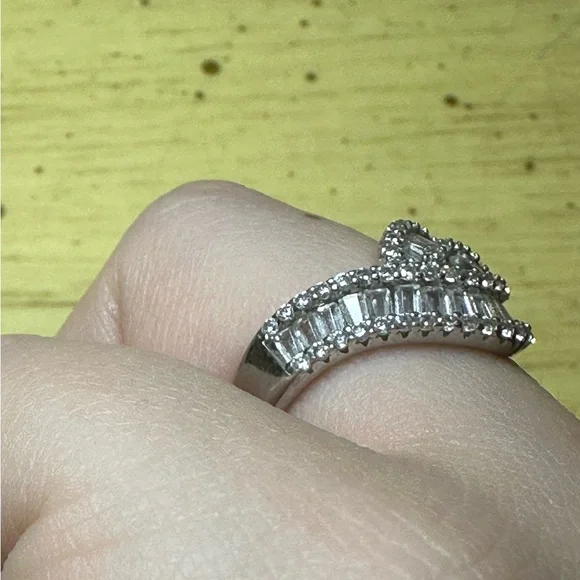 Ring - Picture 4 of 6